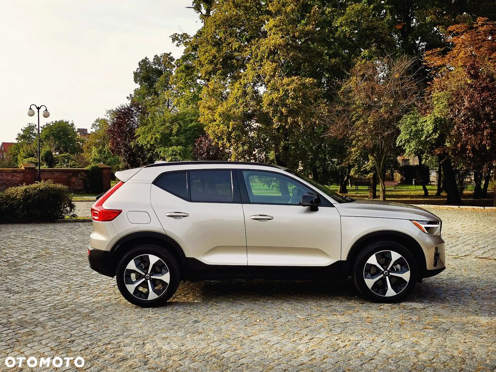 Volvo XC 40 B5 AWD Ultimate Dark - 4