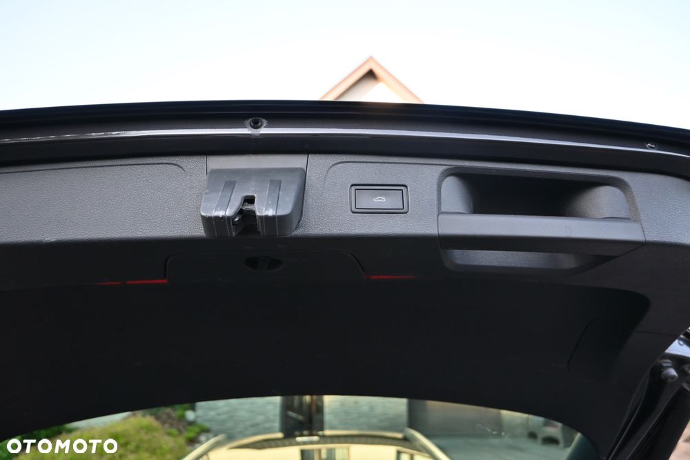 Volkswagen Passat 2.0 TDI SCR DSG Business - 36