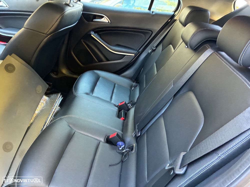 Mercedes-Benz GLA 180 d Style - 11