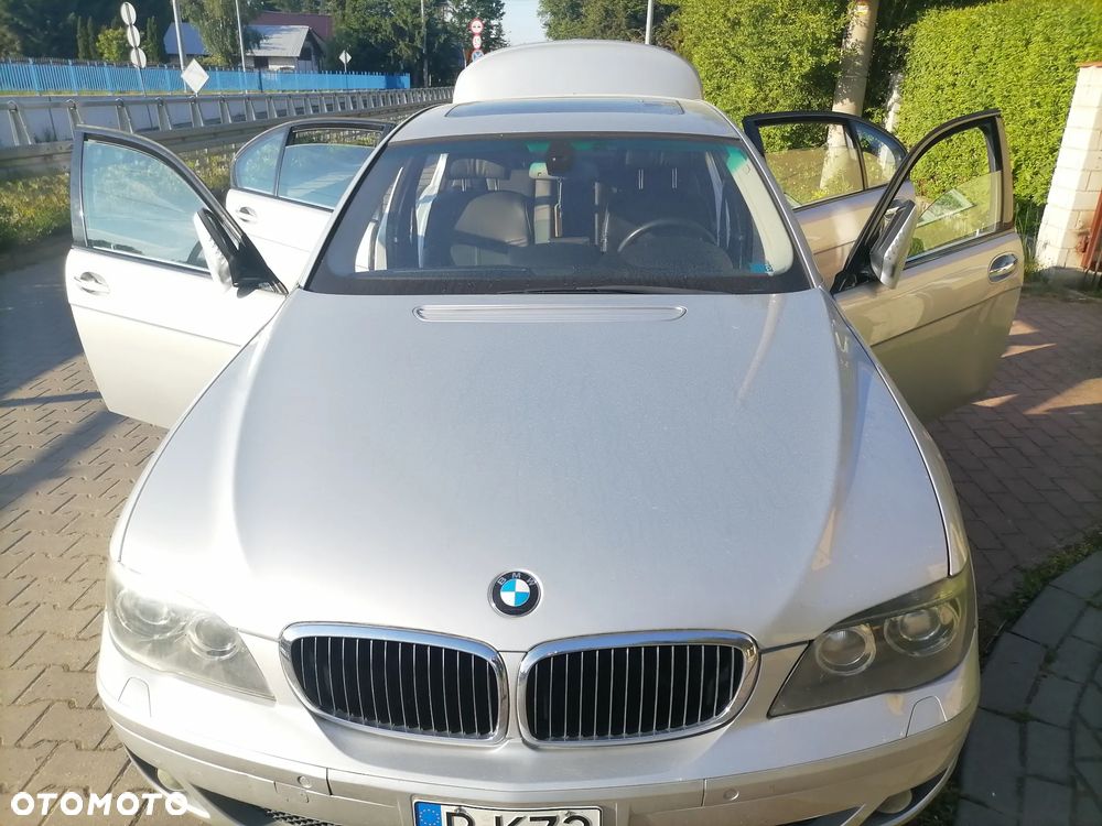 BMW Seria 7 750i L - 7