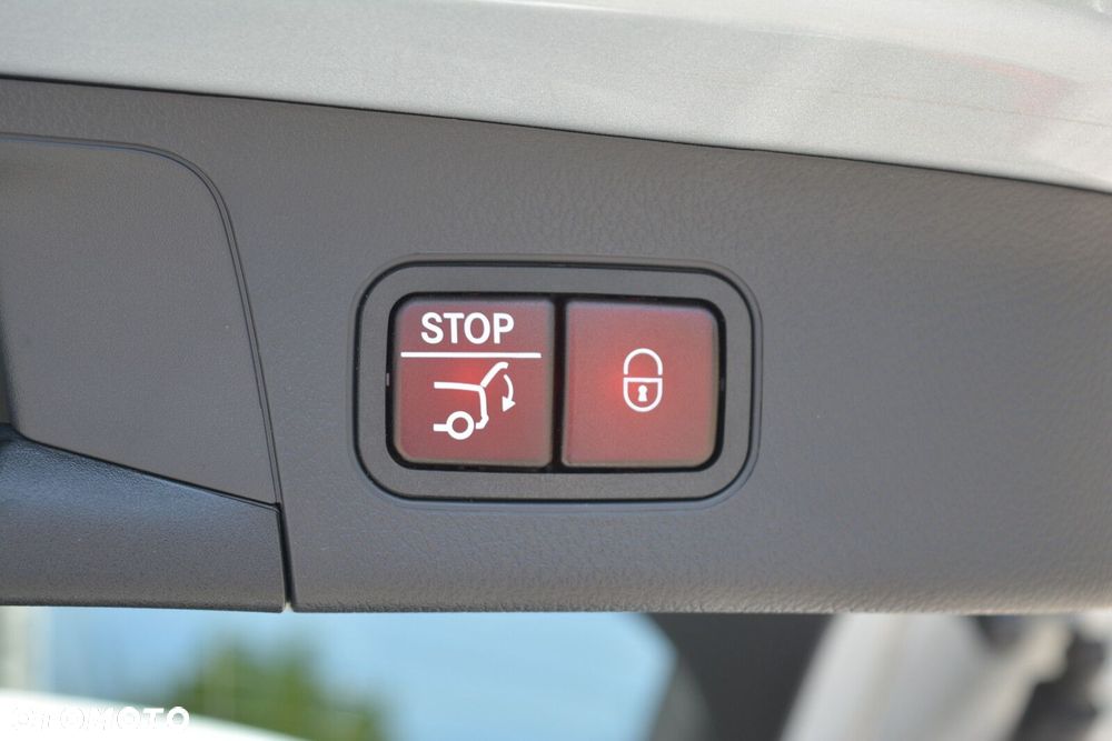 Mercedes-Benz GLA - 29