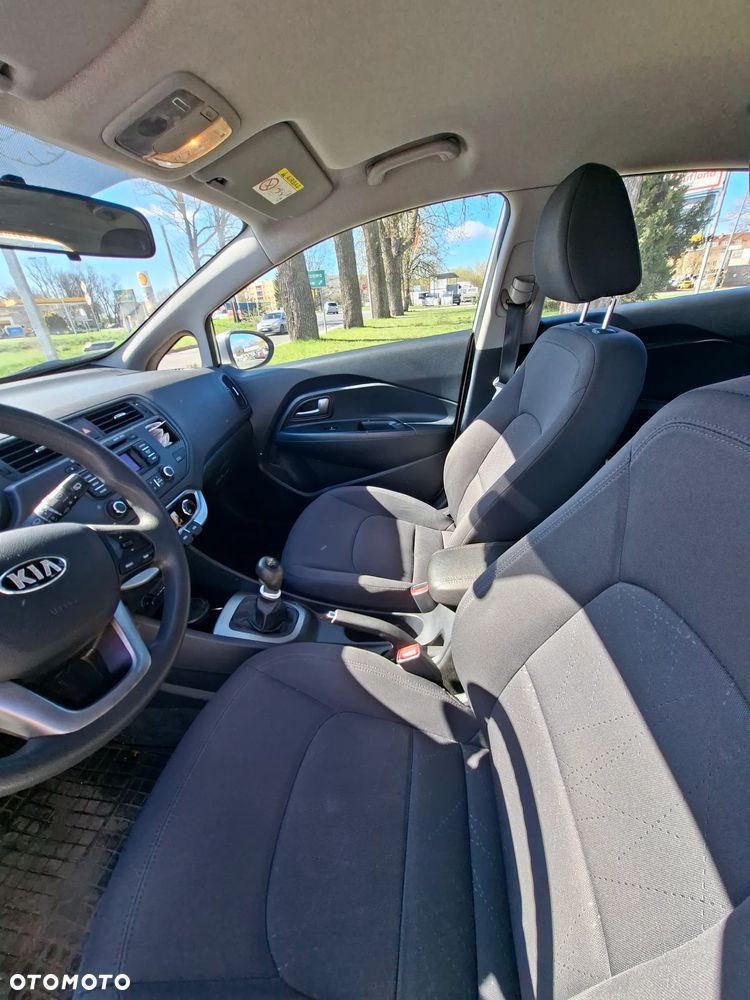 Kia Rio 1.4 M - 8