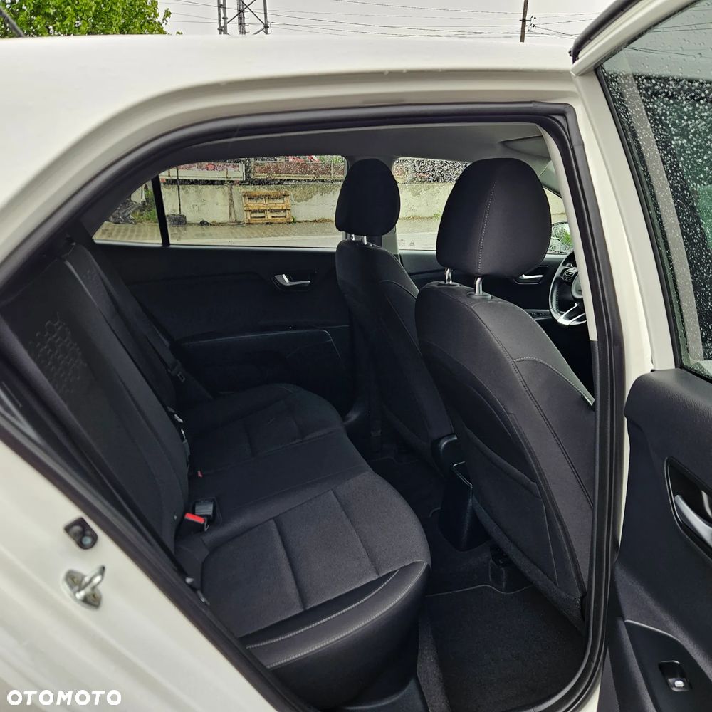 Kia Rio - 14