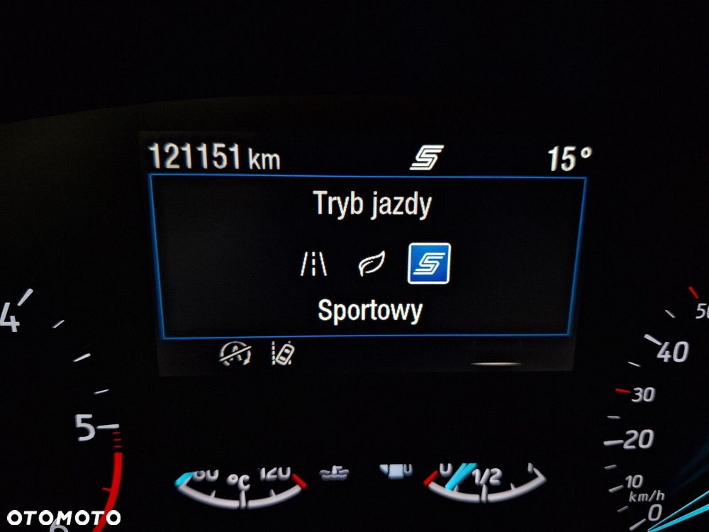 Ford Focus SW 1.5 EcoBlue SCR Connected - 25