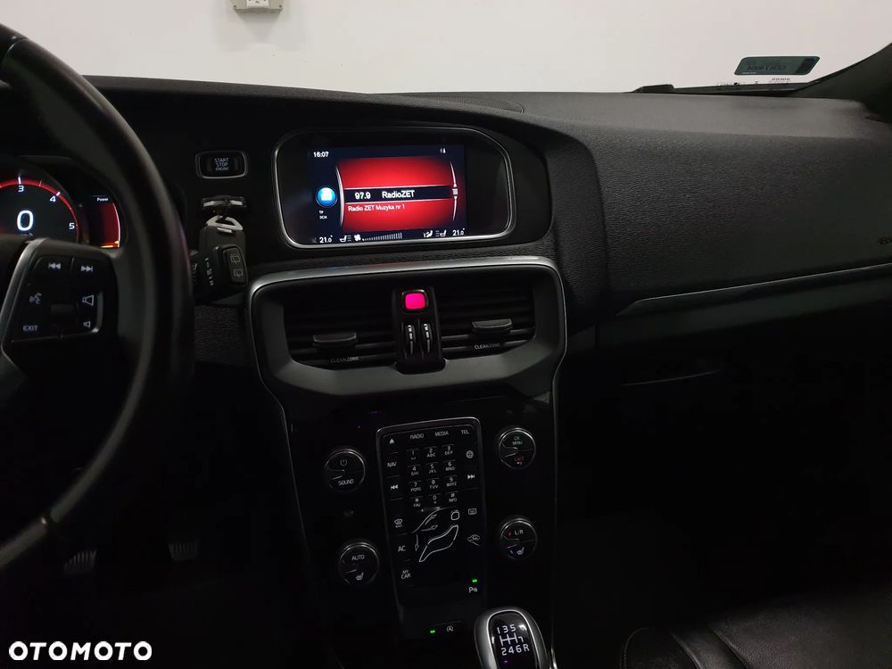 Volvo V40 D4 Inscription - 13