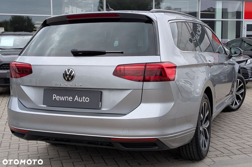 Volkswagen Passat - 12