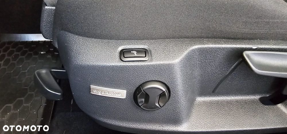 Volkswagen Golf 1.6 TDI (BlueMotion Technology) Comfortline - 25