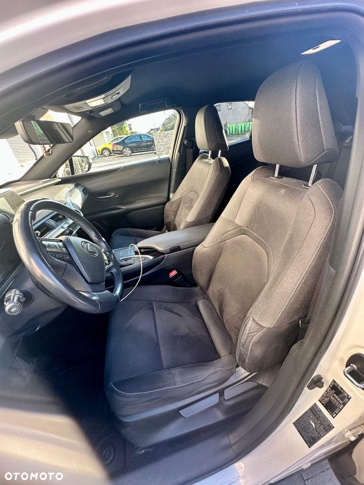 Lexus UX - 5