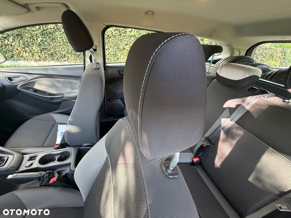 Ford Focus 1.6 Trend - 19