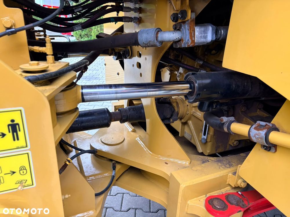 Caterpillar 962M ŁADOWARKA KOŁOWA - 12