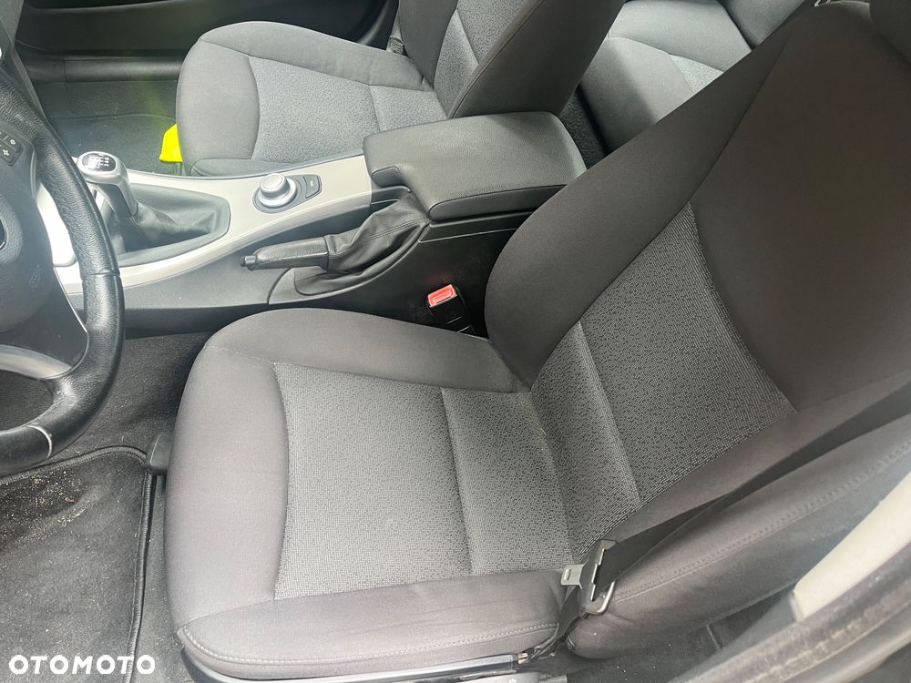 BMW Seria 3 318i Edition Sport - 10