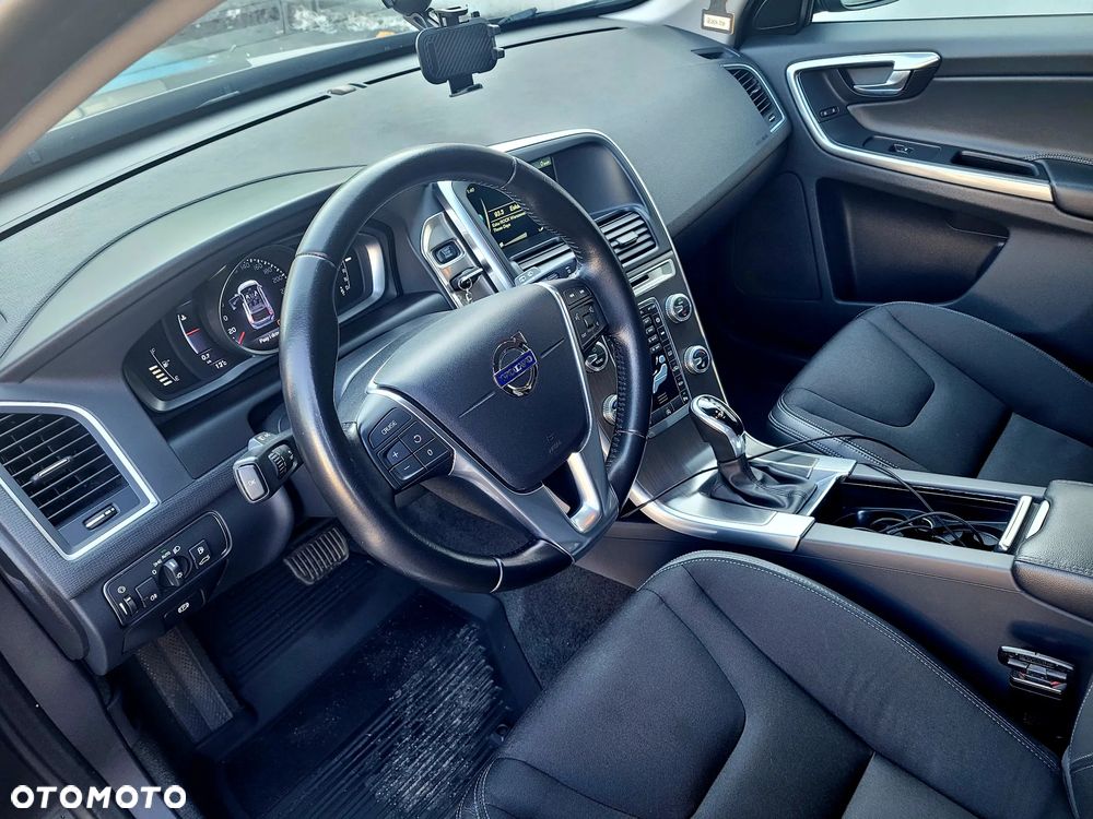 Volvo XC 60 D4 Geartronic Summum - 9