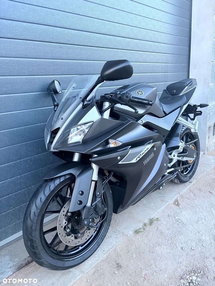 Yamaha YZF - 4