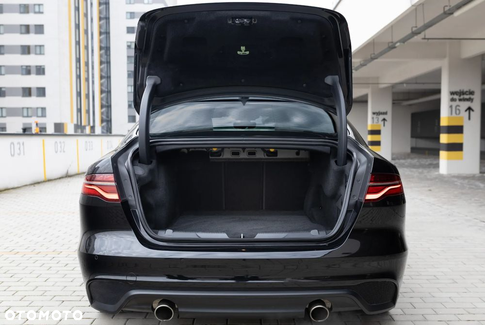 Jaguar XE 2.0 P250 SE - 10