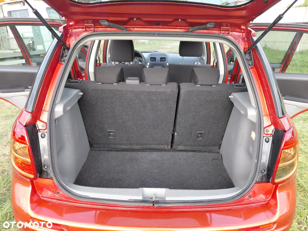 Suzuki SX4 1.6 VVT 4x4 Style - 16