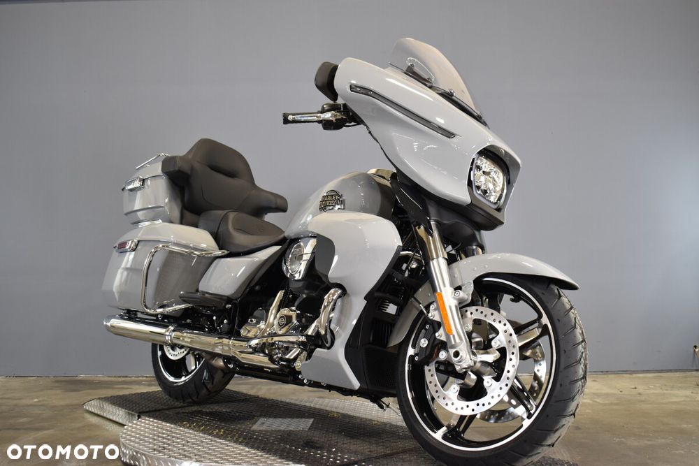 Harley-Davidson Touring Street Glide - 3
