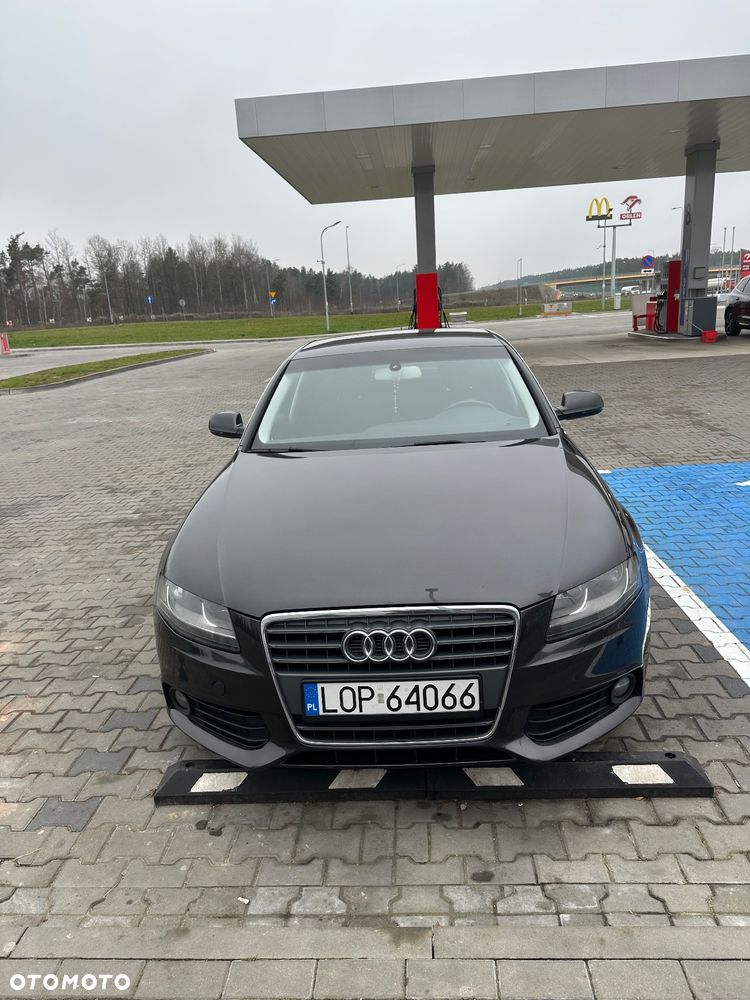 Audi A4 Limousine - 9