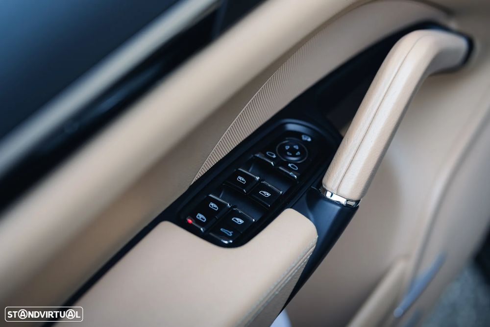 Porsche Cayenne - 14