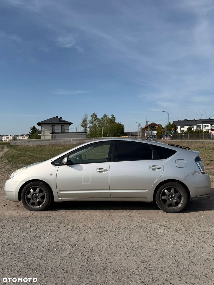 Toyota Prius 1.5 VVT-i Sol - 8