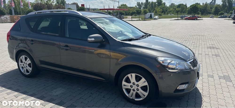 Kia Ceed - 1
