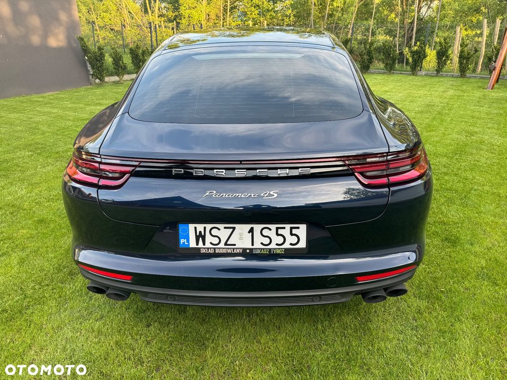 Porsche Panamera 4S - 6