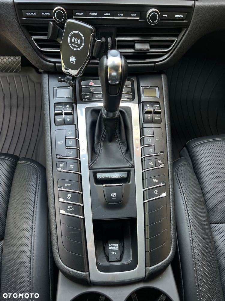 Porsche Macan Standard - 19