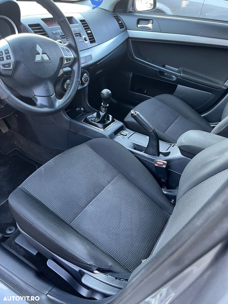 Mitsubishi Lancer - 16