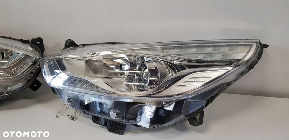 Lampa przód prawa lewa Ford S Max MK2 JASNA LED - 2
