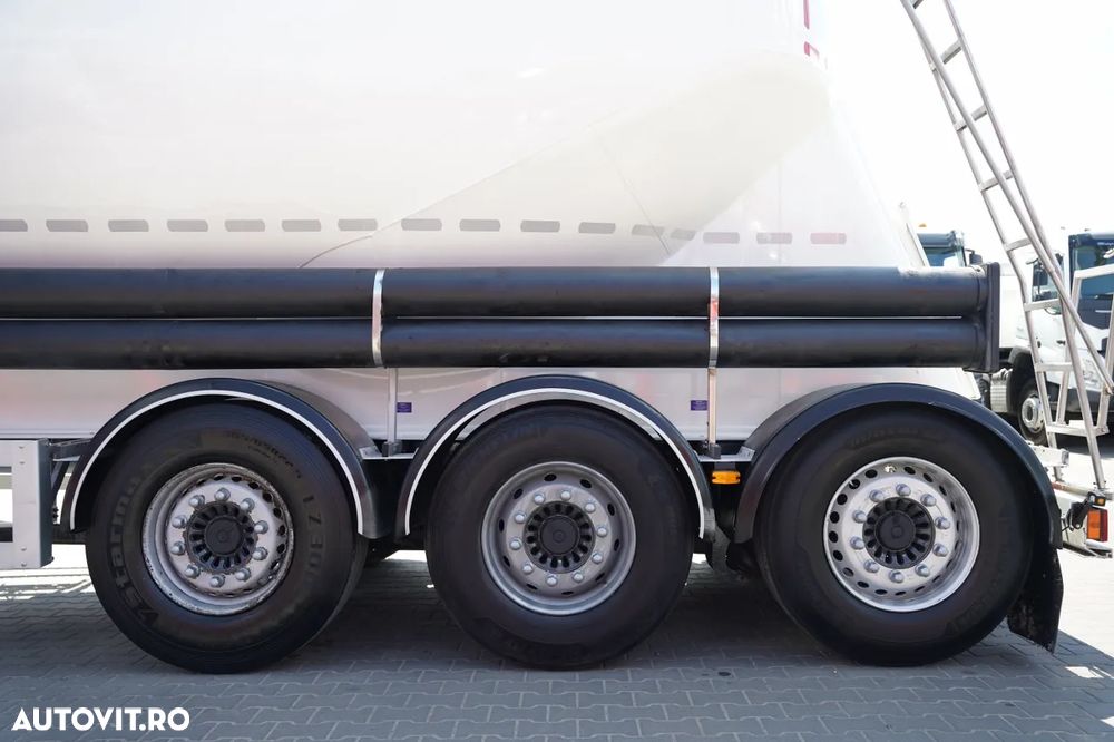 Feldbinder REMORCA CIMENT / 3 COMPARTIMENTE / 36.000 L / SILOC / PENTRU MATERIALE VRAC / AXĂ RIDICATĂ / SAF - 19