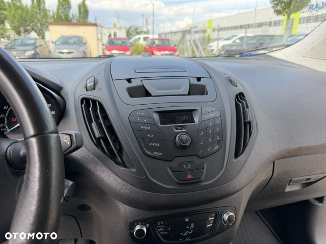 Ford Transit Courier - 8