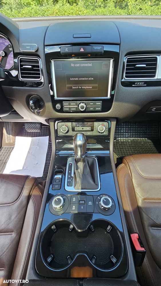 Volkswagen Touareg - 12