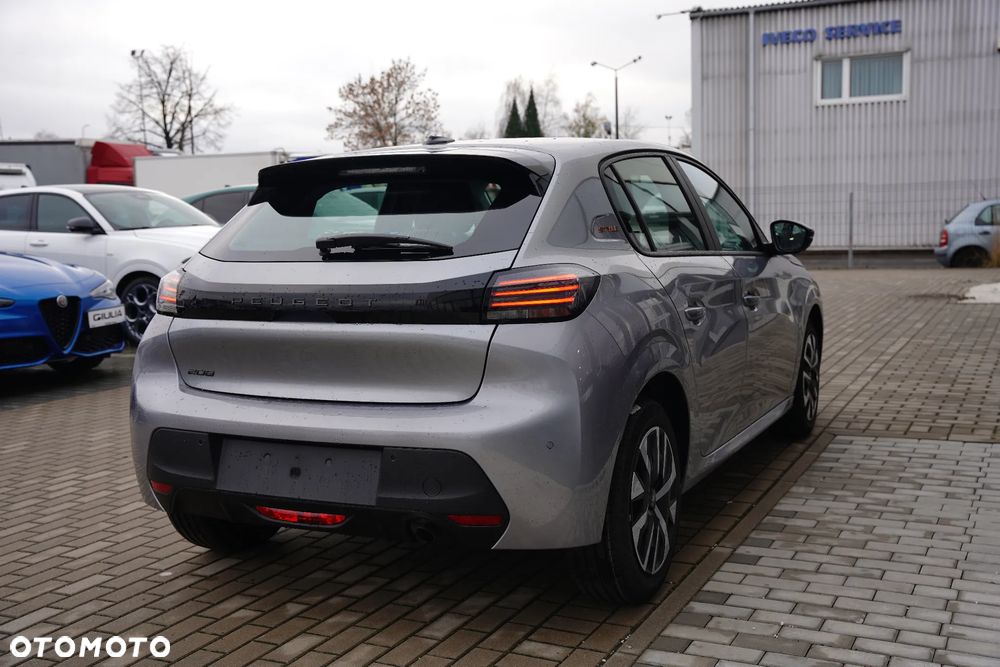 Peugeot 208 - 5
