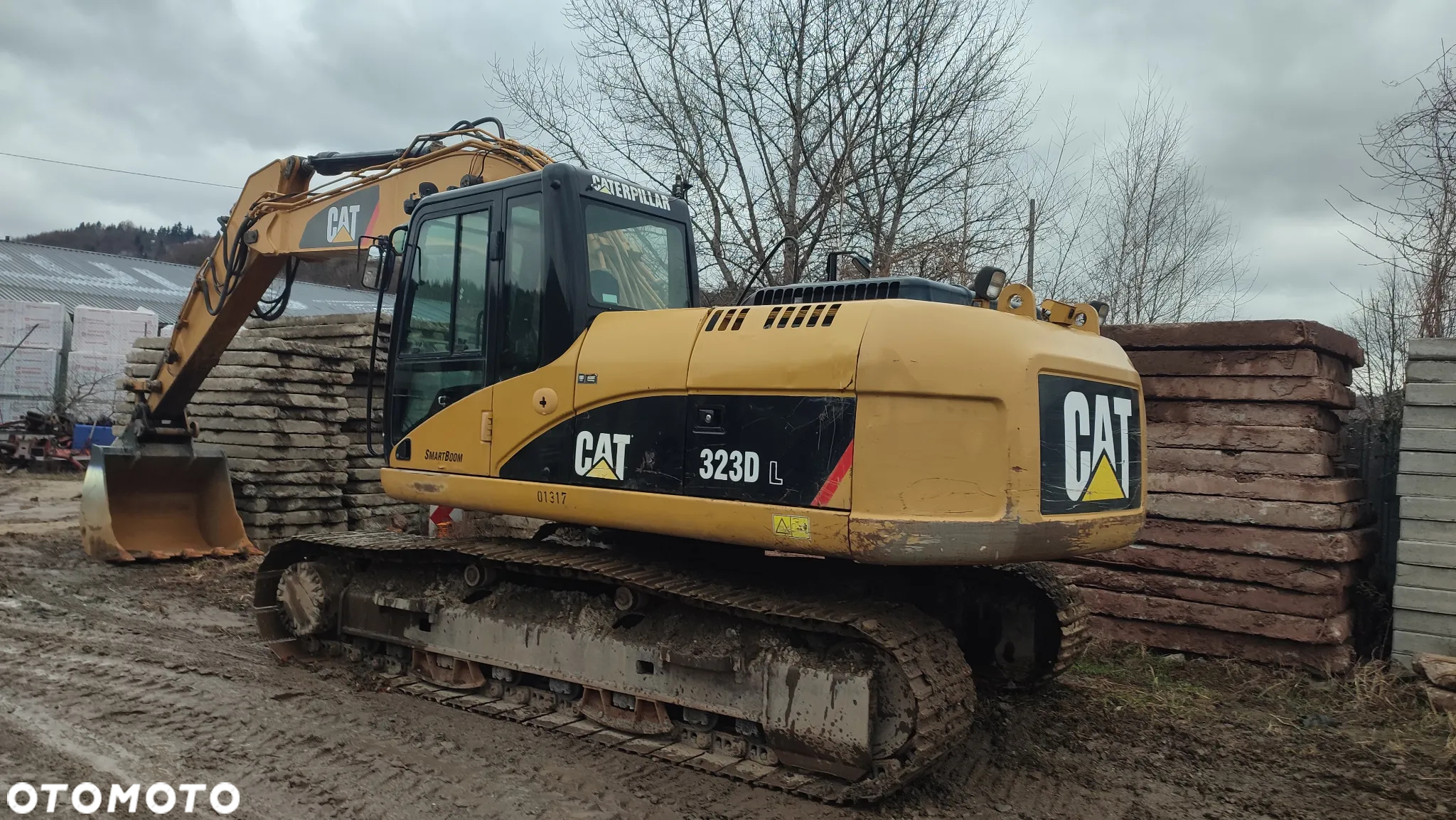 Caterpillar 323D - 2