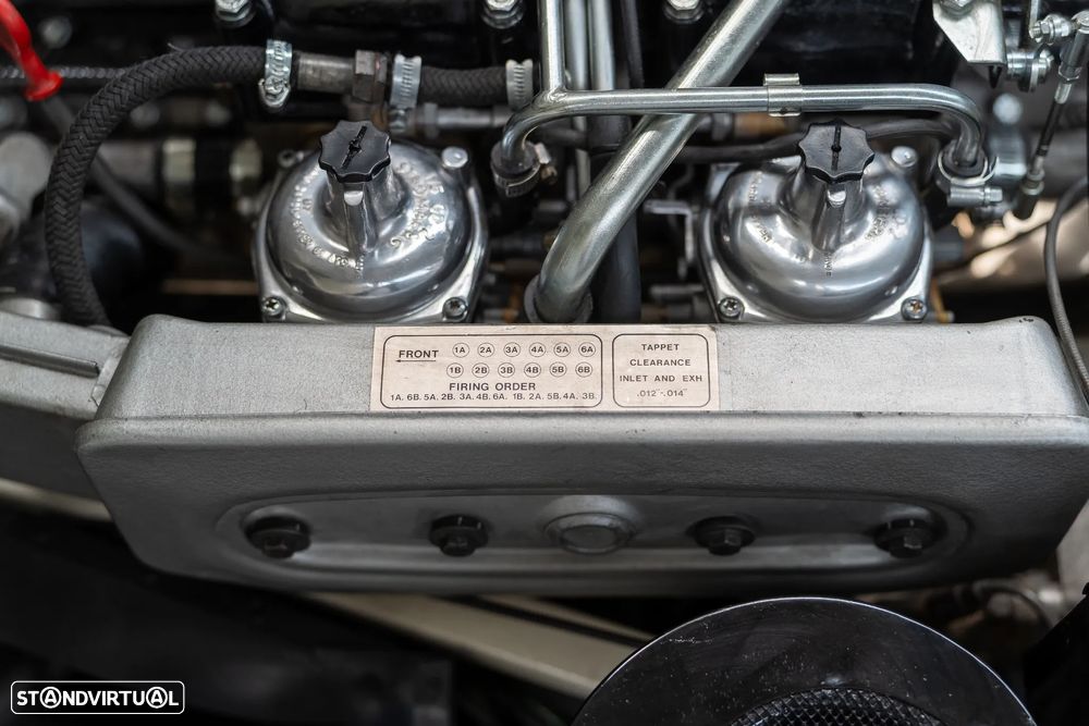 Jaguar E-Type - 21