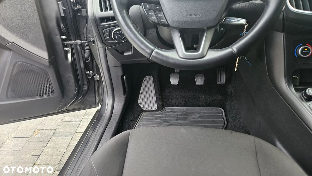 Ford Focus 1.0 EcoBoost Start-Stopp-System TITANIUM X - 16