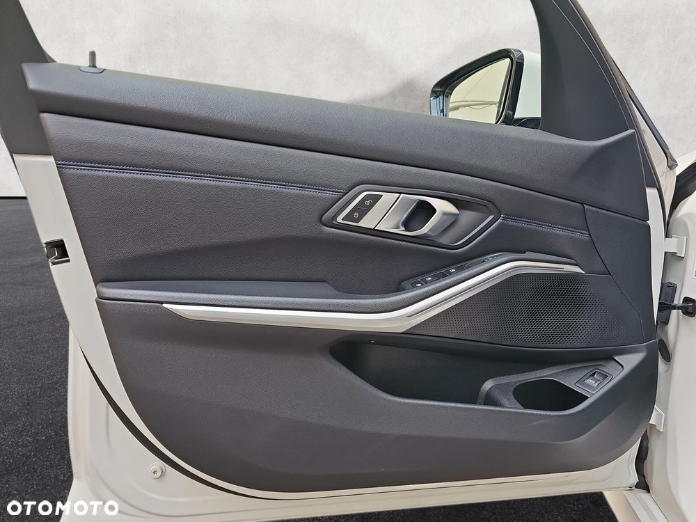 BMW Seria 3 - 24