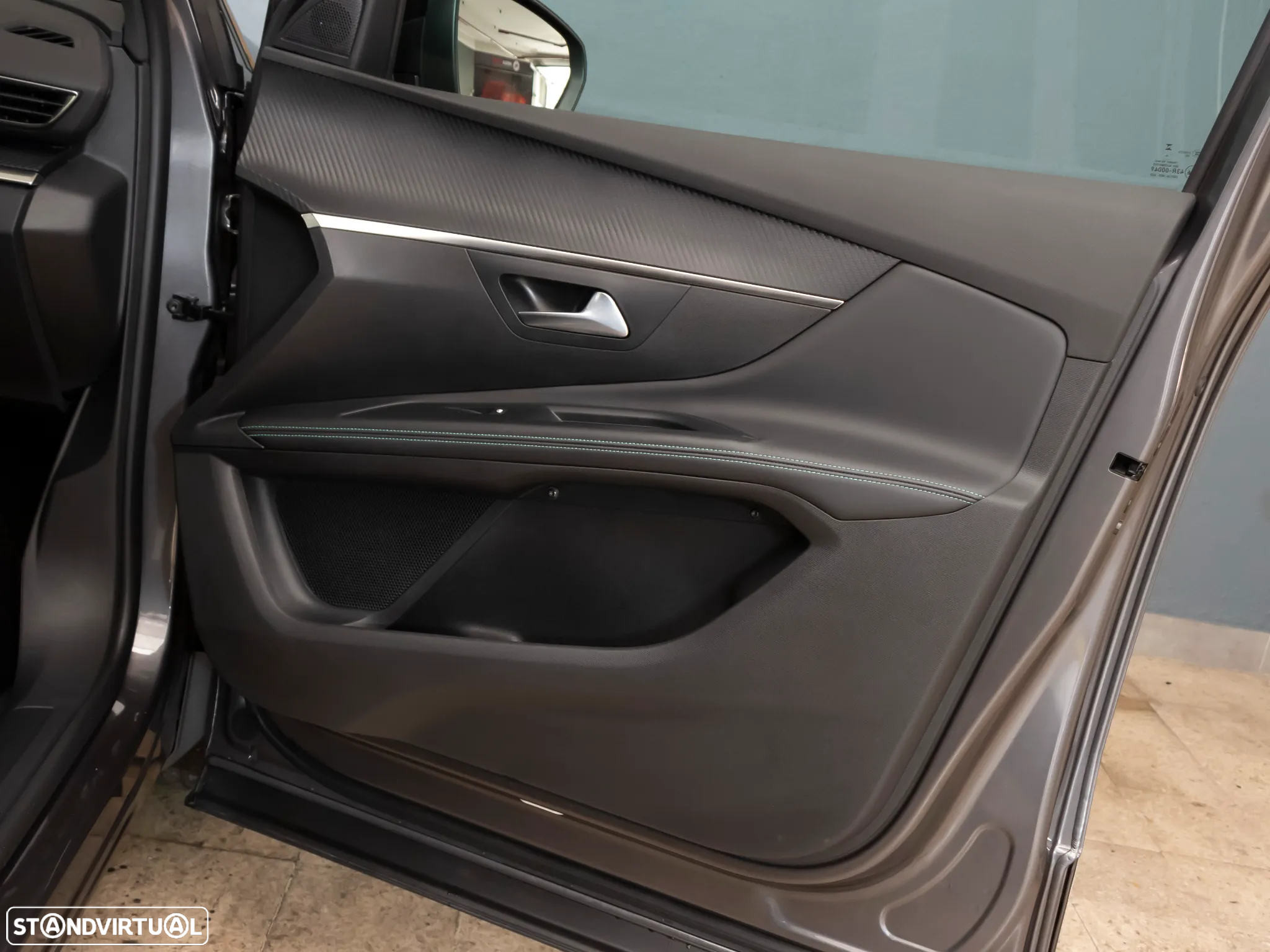 Peugeot 5008 1.2 PureTech Allure EAT8 - 14
