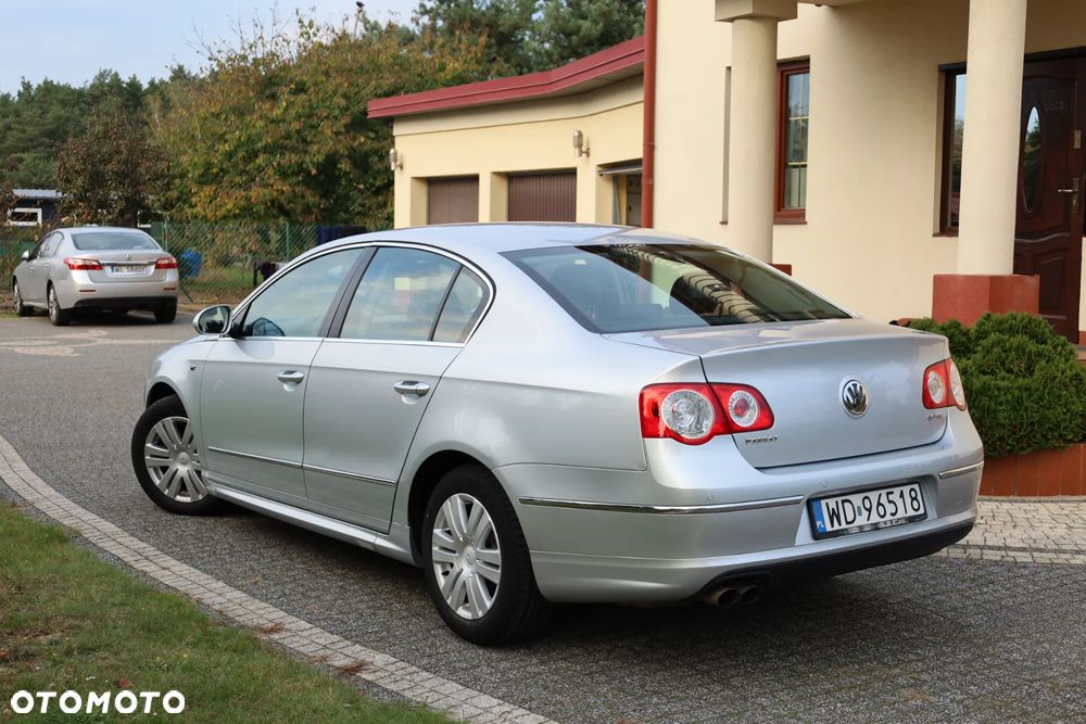 Volkswagen Passat 2.0 TDI DPF Highline - 9