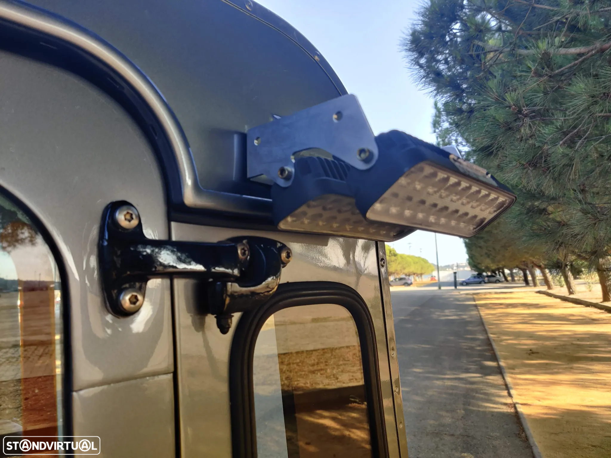 Land Rover Defender 90 2.5 TD5 Metal Top - 12