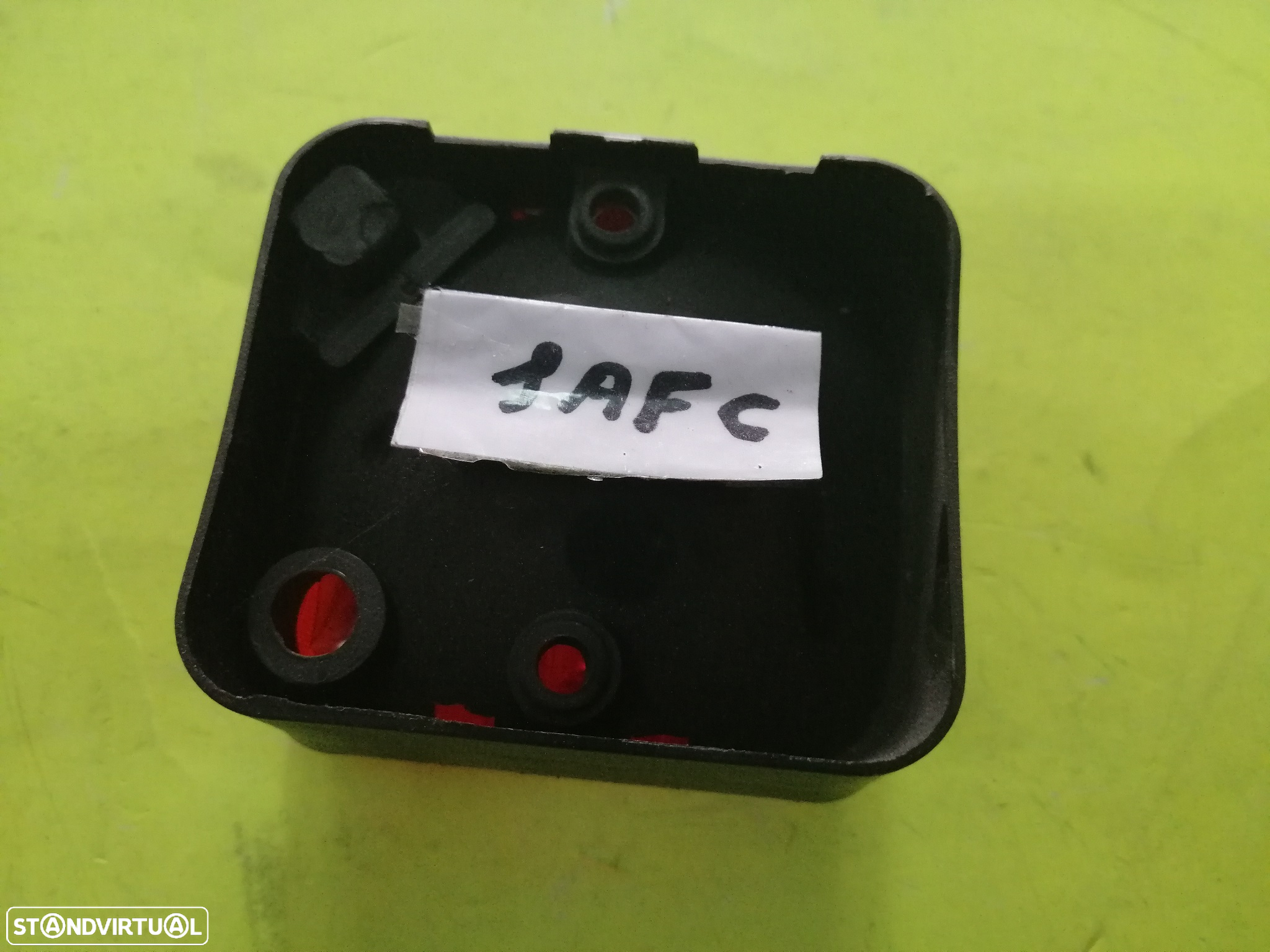 Luz / Farolim de nevoeiro para aplicação em carrinhas NOVO - 2