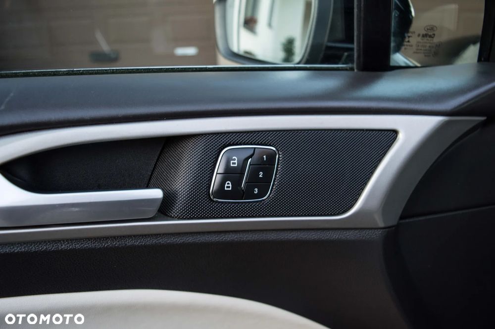 Ford Mondeo Turnier 2.0 TDCi Start-Stopp Vignale - 25