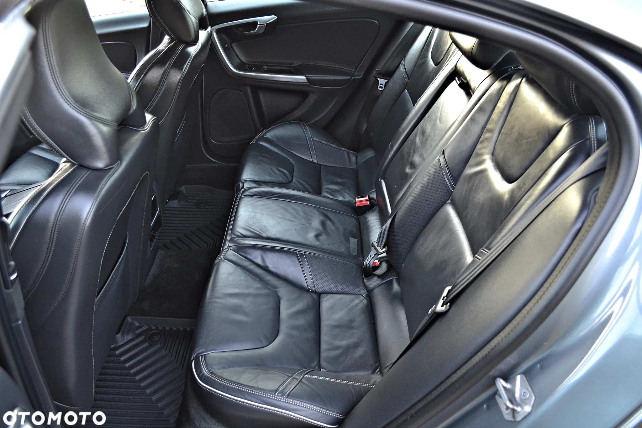 Volvo S60 D4 Geartronic RDesign - 27