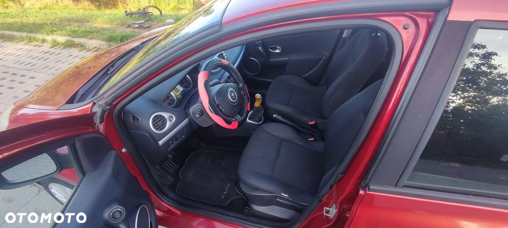 Renault Clio - 18