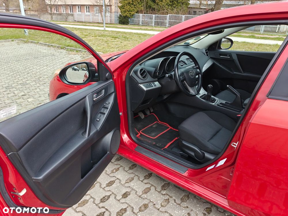 Mazda 3 2.0 Exclusive + - 17