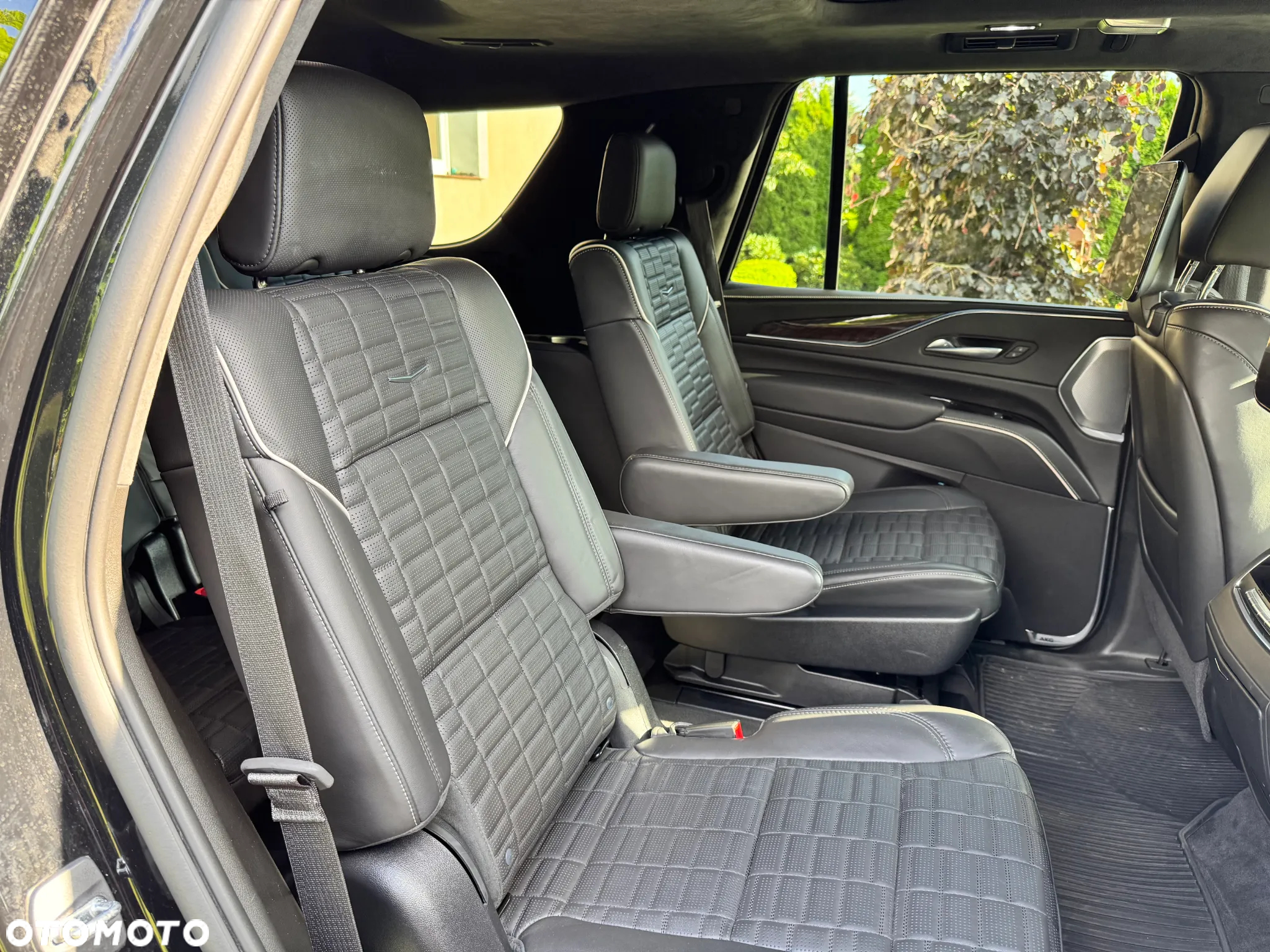 Cadillac Escalade - 26