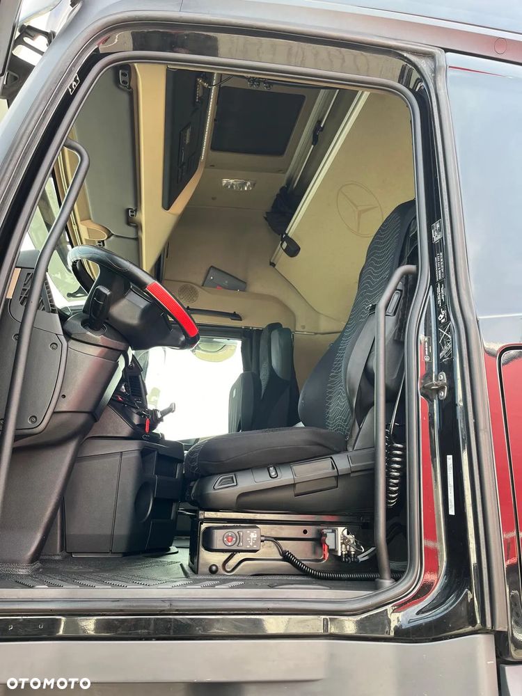 Mercedes-Benz Actros - 5