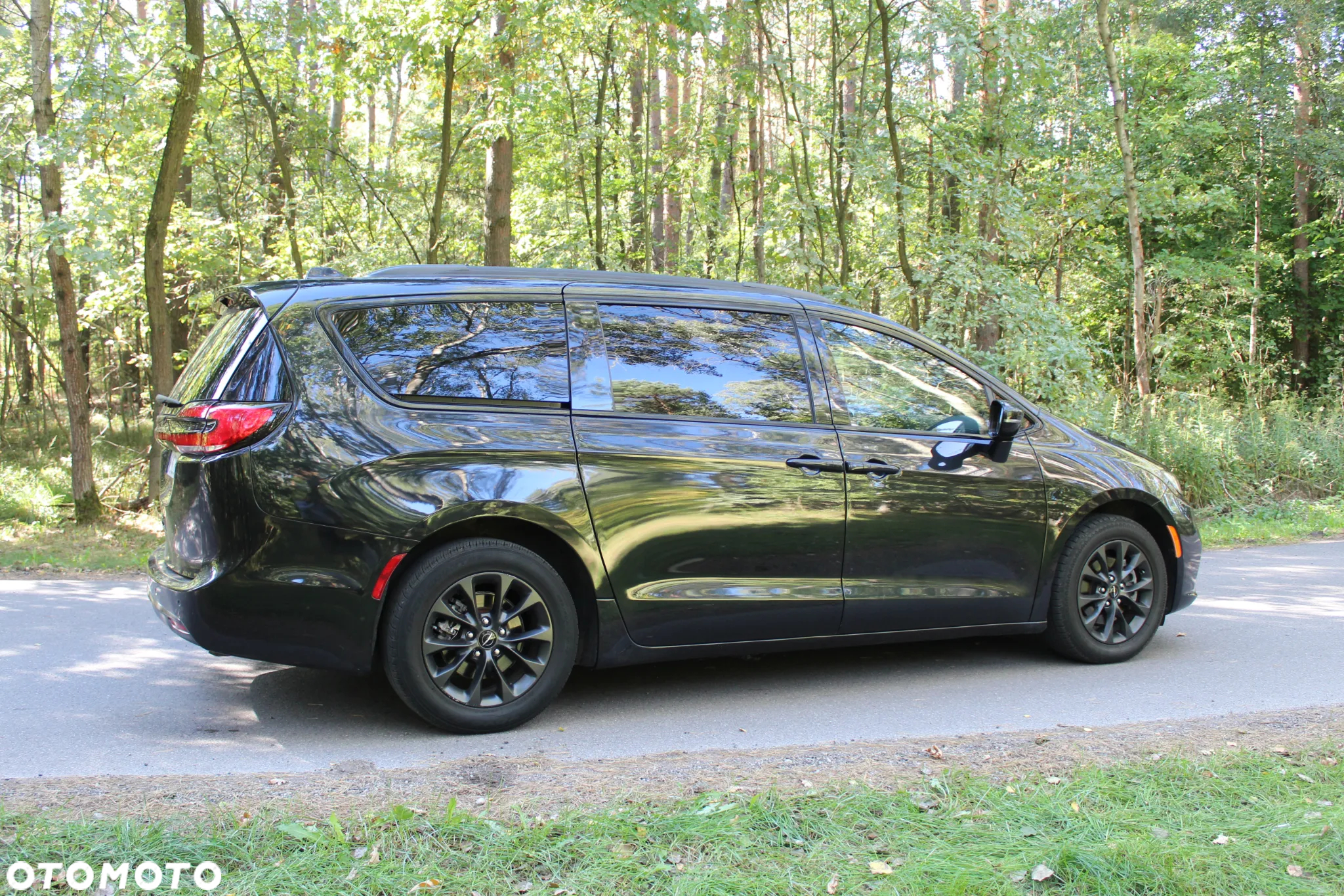 Chrysler Pacifica - 2