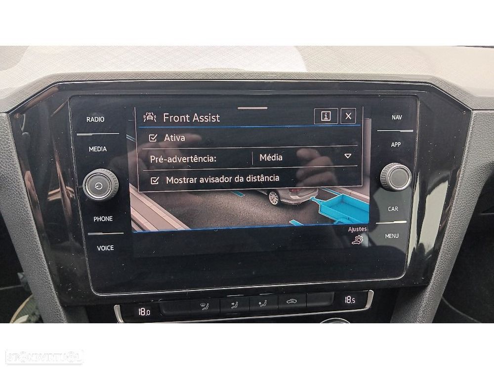 VW Passat Variant 2.0 TDi Business DSG - 18