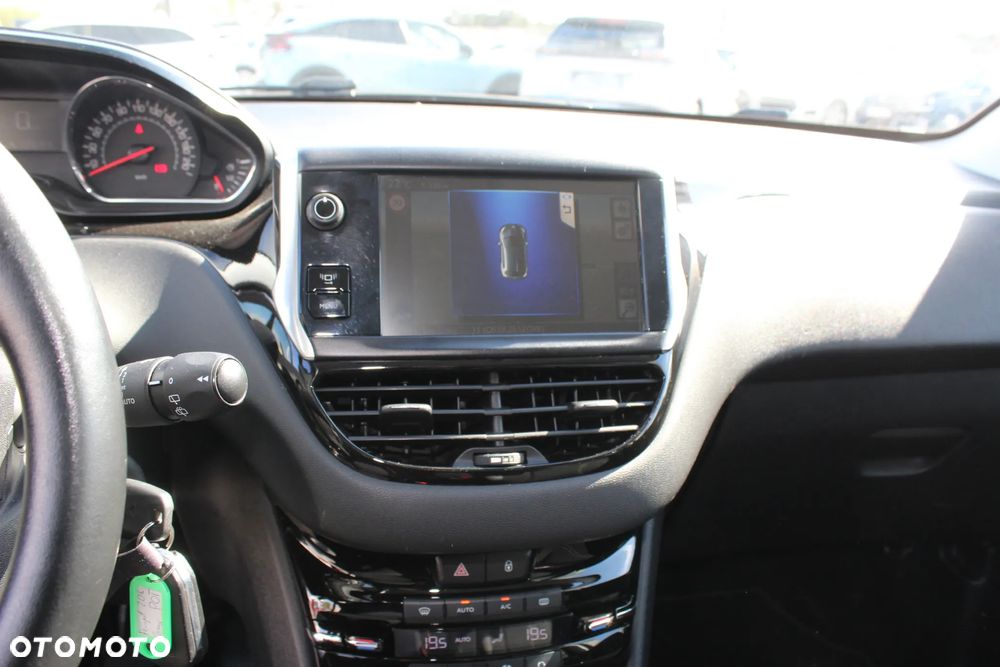 Peugeot 208 82 VTI Allure - 14