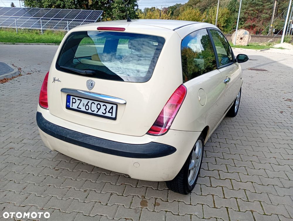 Lancia Ypsilon - 12